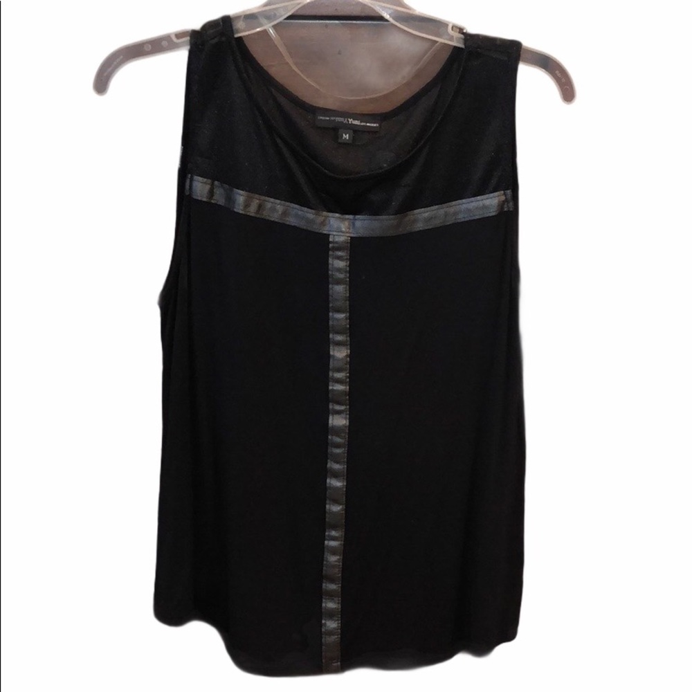 Black sleeveless top size M